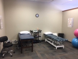 Treatment room with two treatment tables